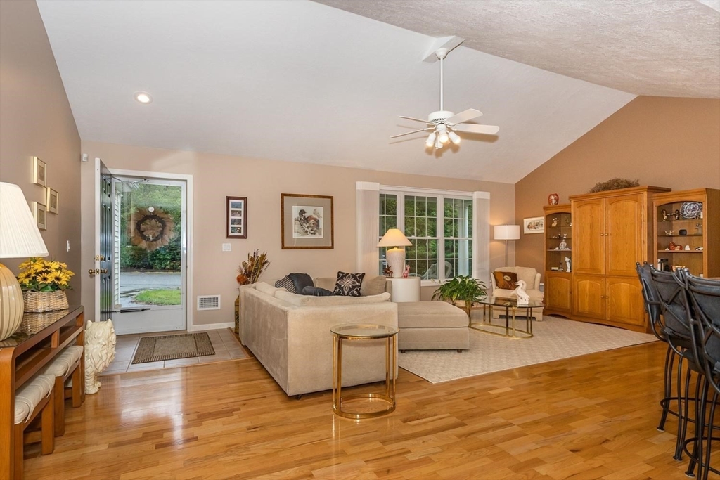 83 Kathleen Grant Rd