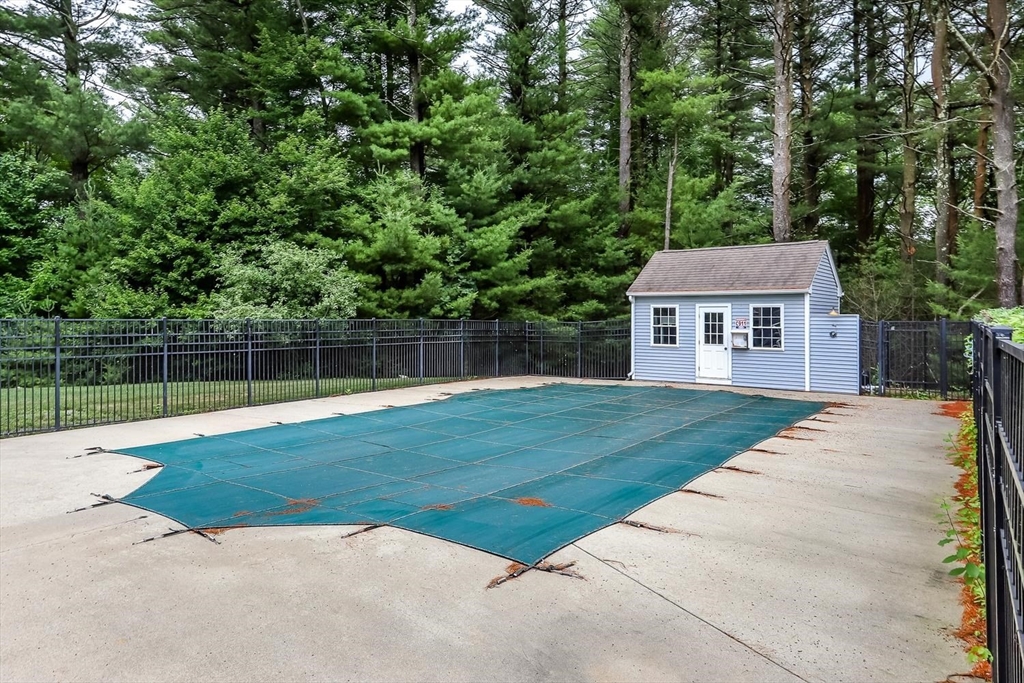 83 Kathleen Grant Rd