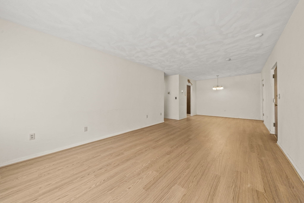 68 Summer Ave # 8