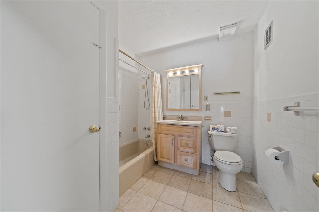 68 Summer Ave # 8