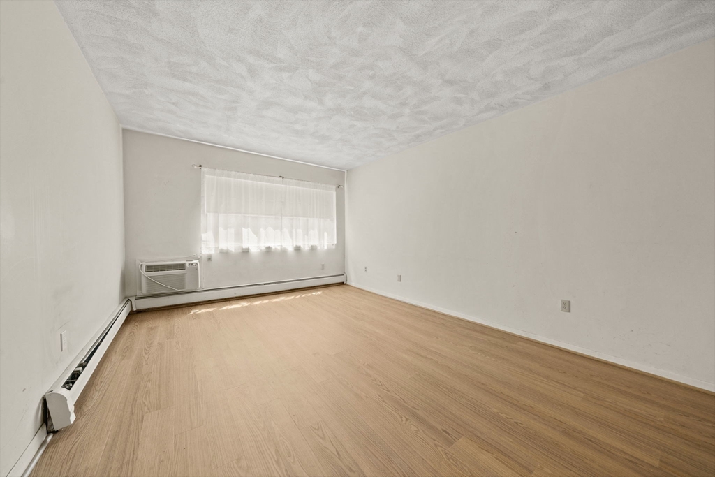 68 Summer Ave # 8