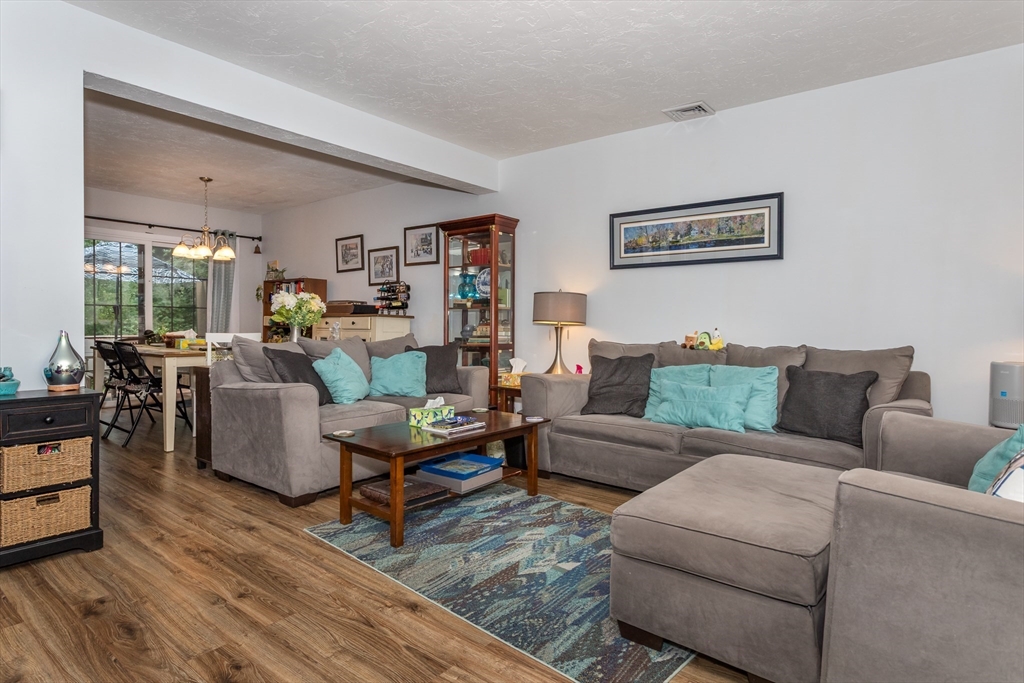 489 Turnpike St # 2 Unit: 7-2