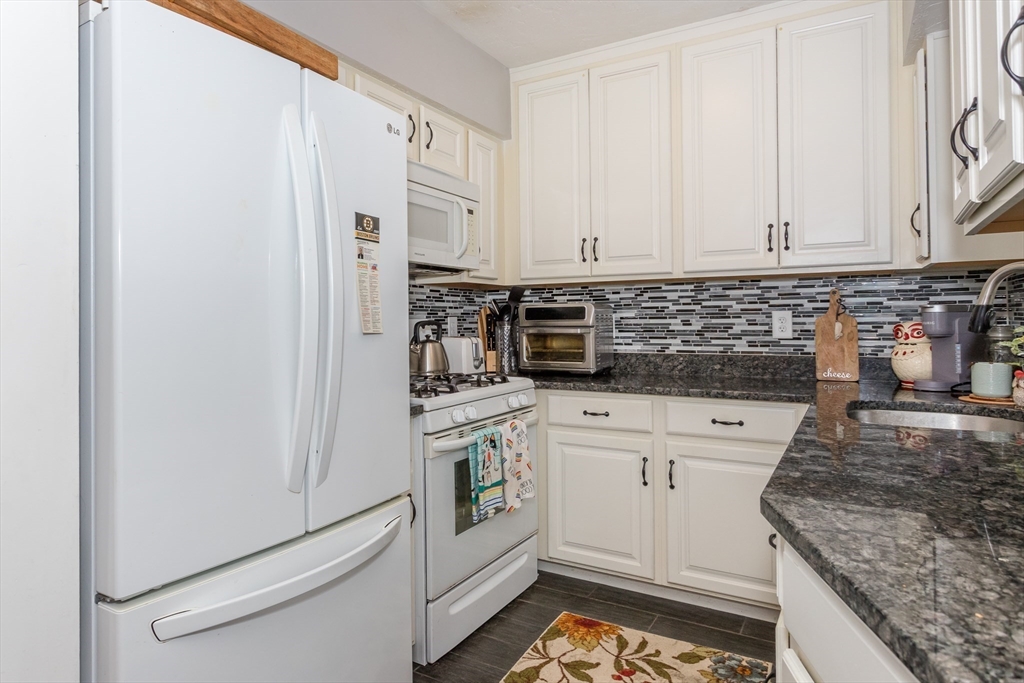 489 Turnpike St # 2 Unit: 7-2