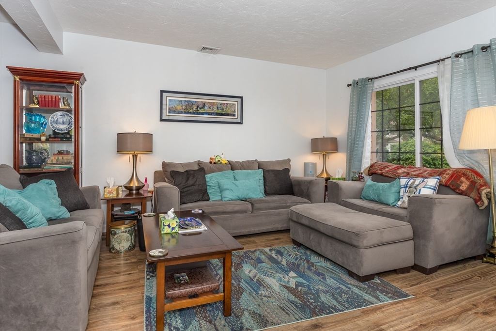 489 Turnpike St # 2 Unit: 7-2