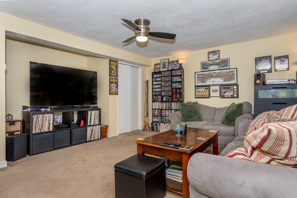 489 Turnpike St # 2 Unit: 7-2