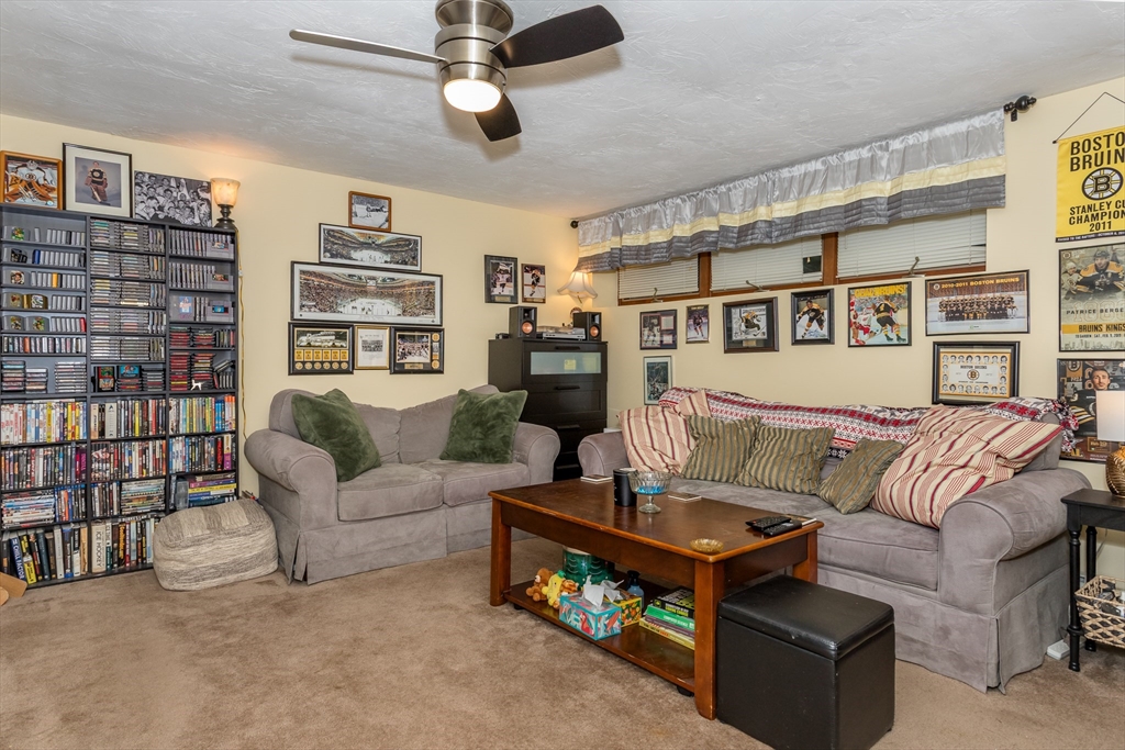 489 Turnpike St # 2 Unit: 7-2