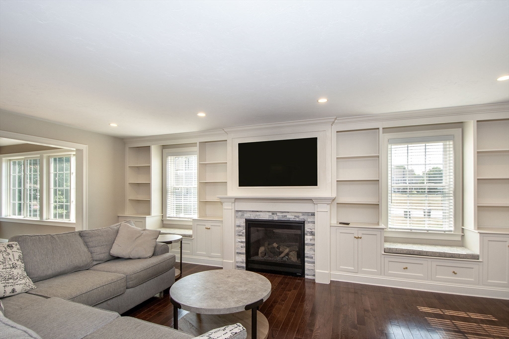 81 Meredith Way