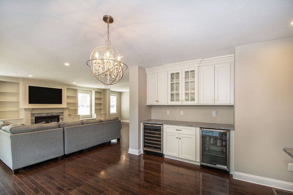 81 Meredith Way