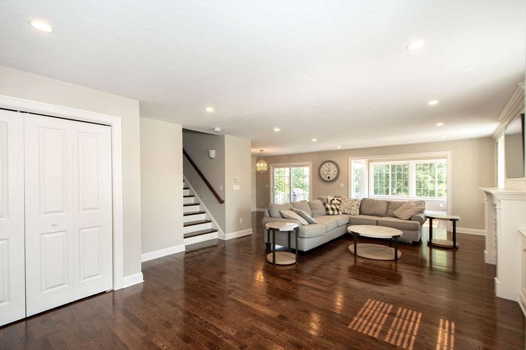 81 Meredith Way