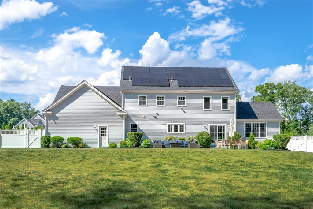 30 Horseshoe Ln