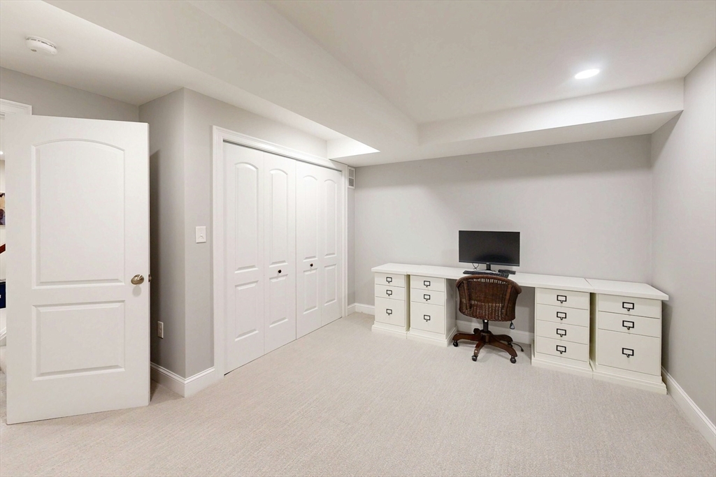 30 Horseshoe Ln