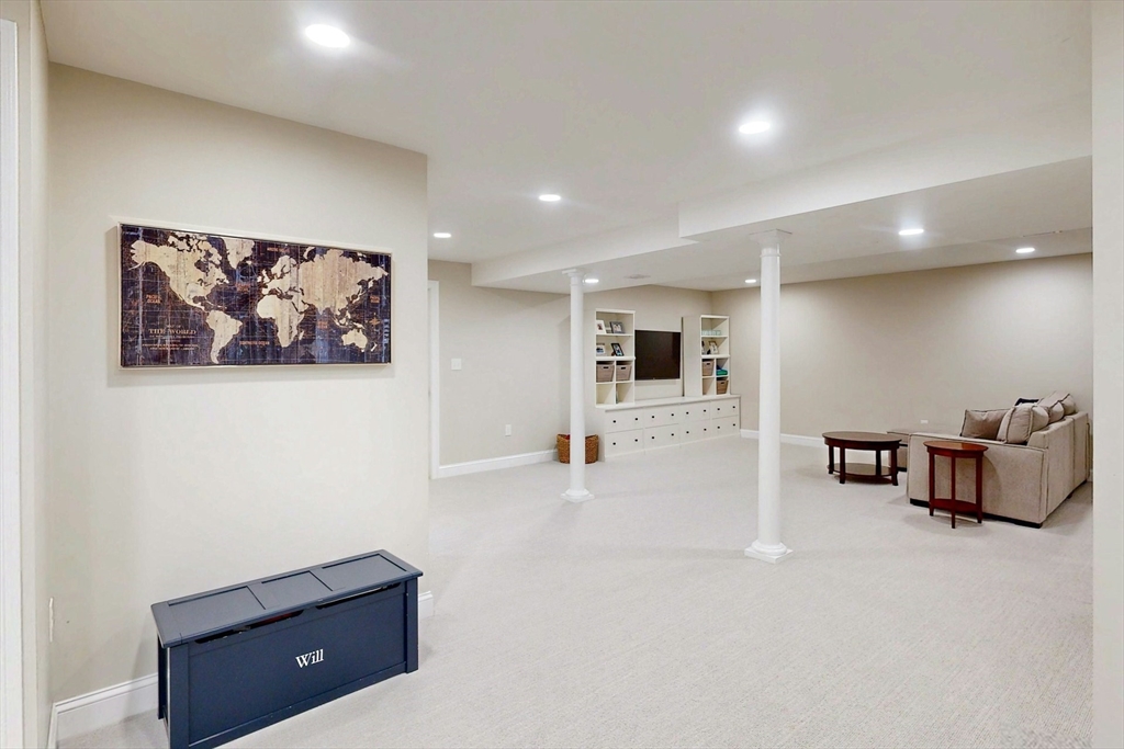 30 Horseshoe Ln