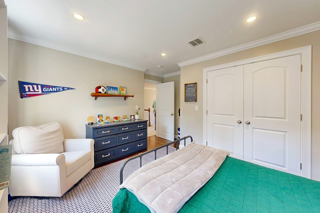 30 Horseshoe Ln