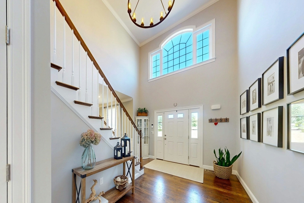 30 Horseshoe Ln