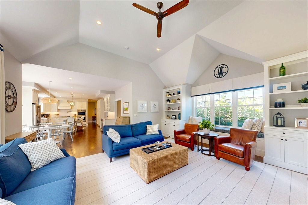 30 Horseshoe Ln