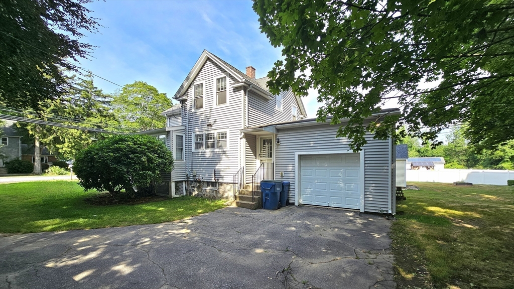 994 Pleasant St