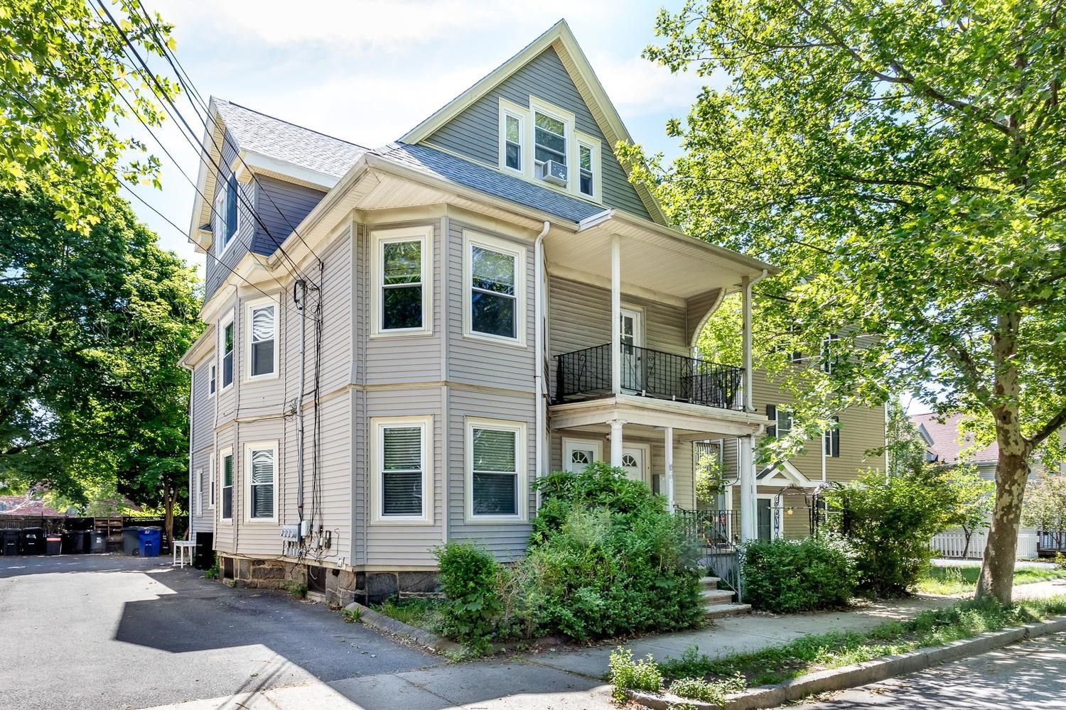 67 Cleverly Ct