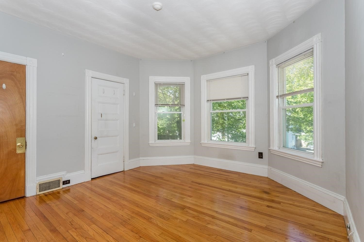 67 Cleverly Ct