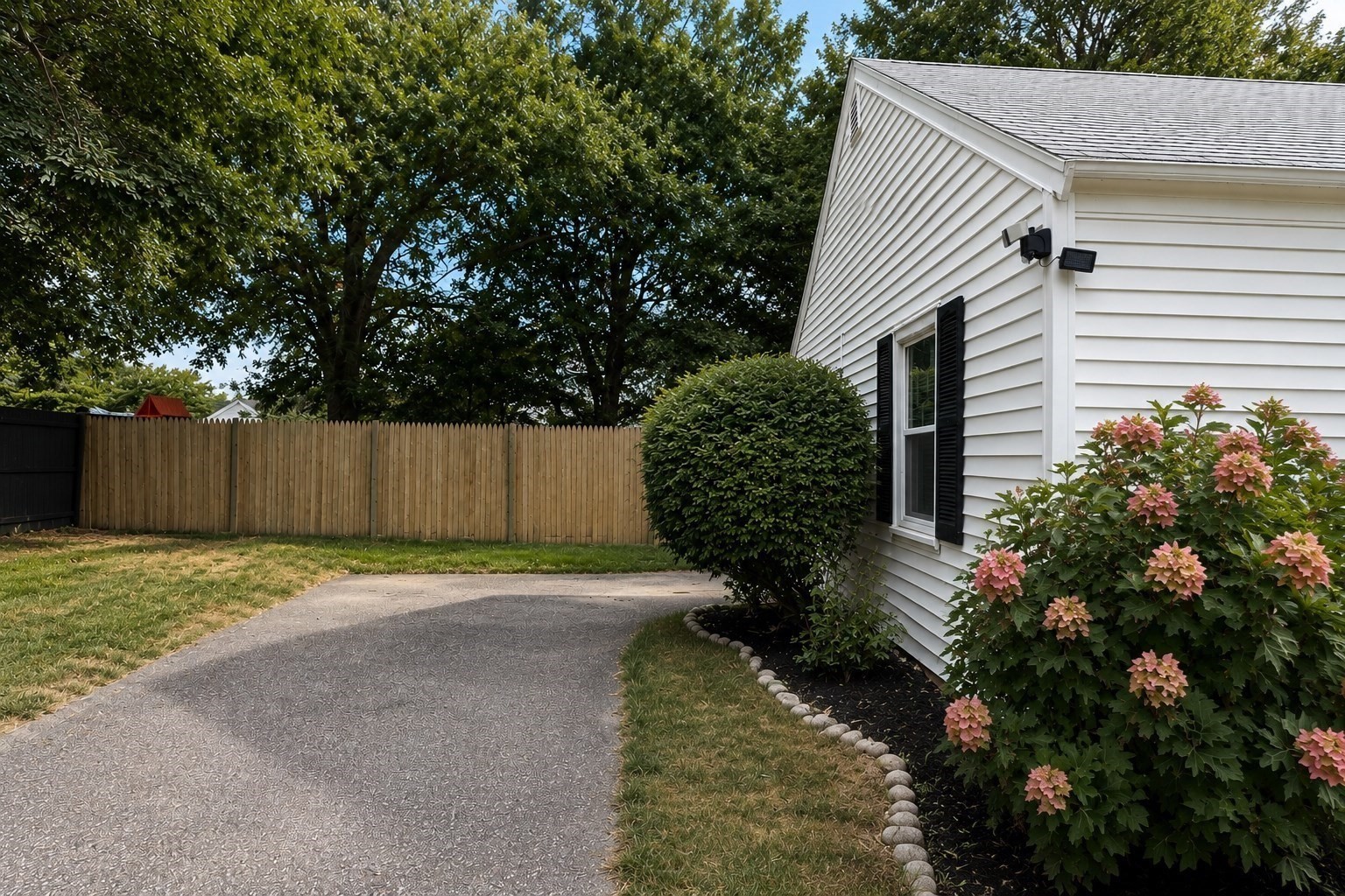 20 Rayburn Rd