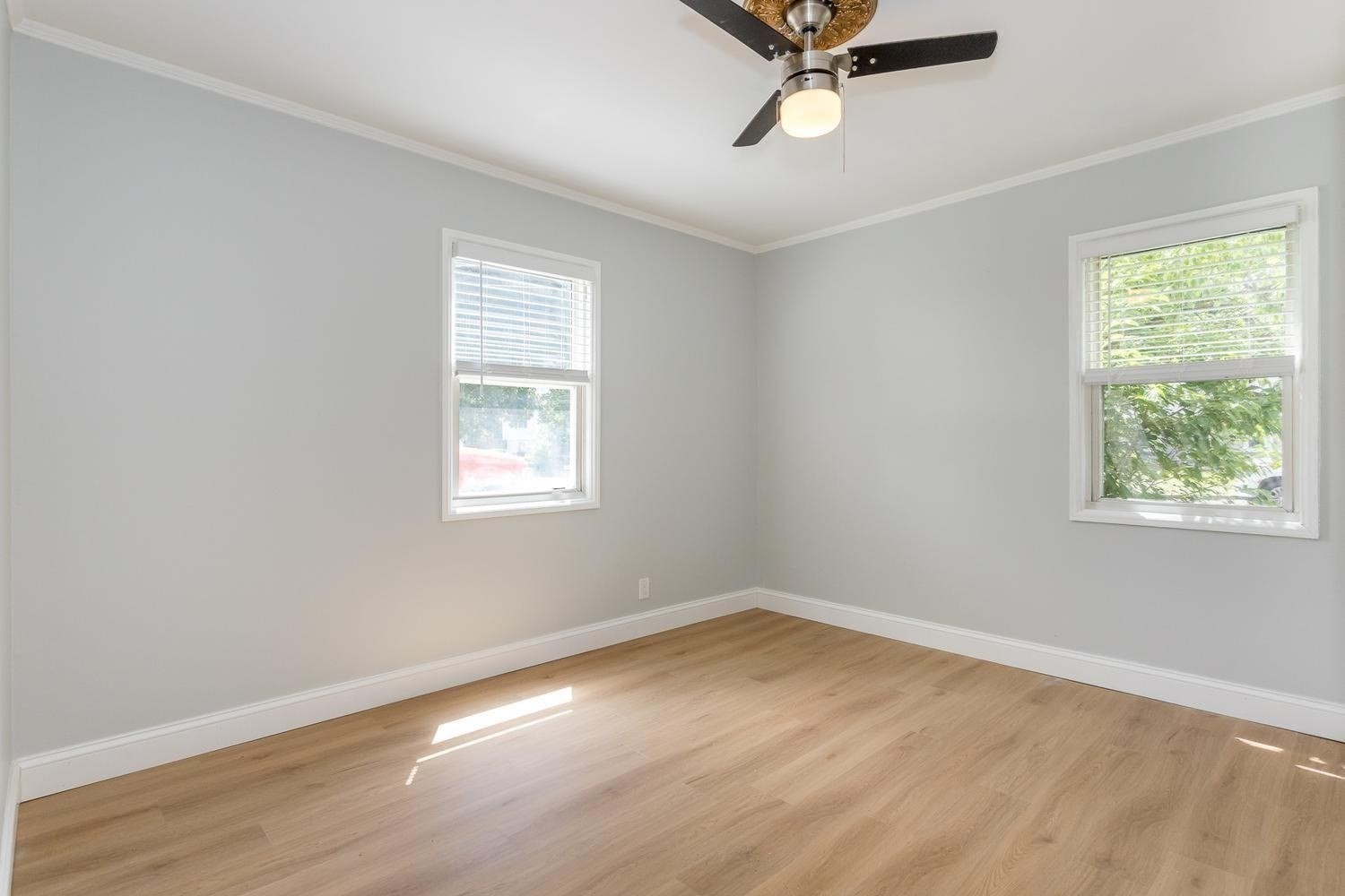 20 Rayburn Rd