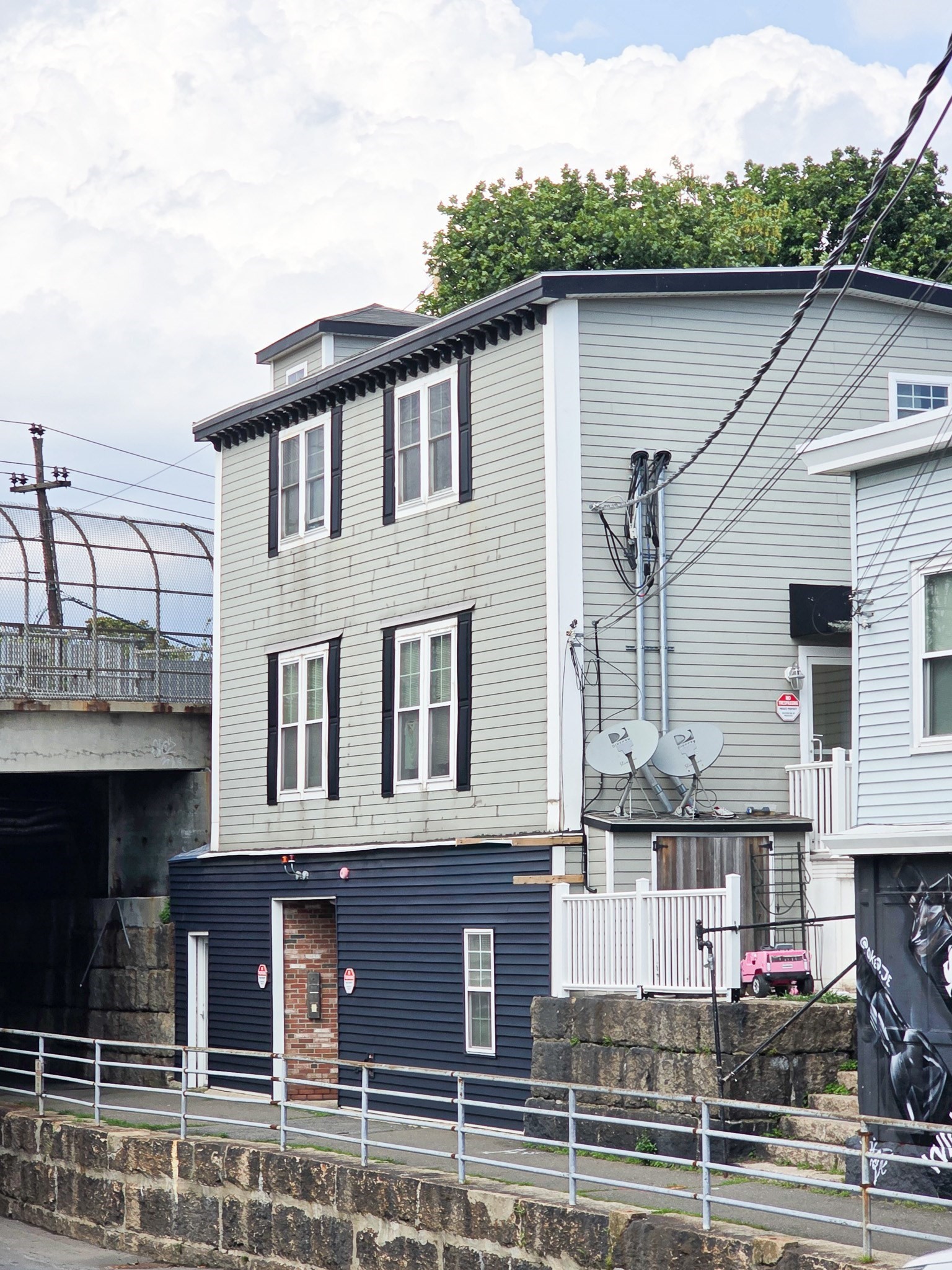 213-215 Burrill St