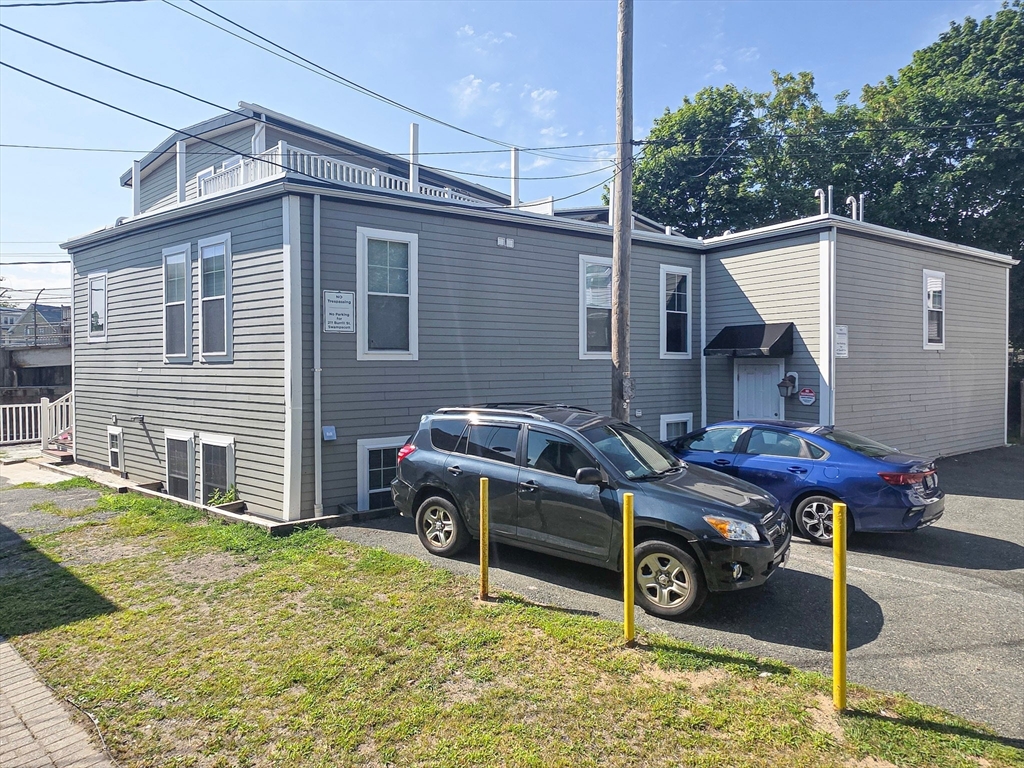 213-215 Burrill St