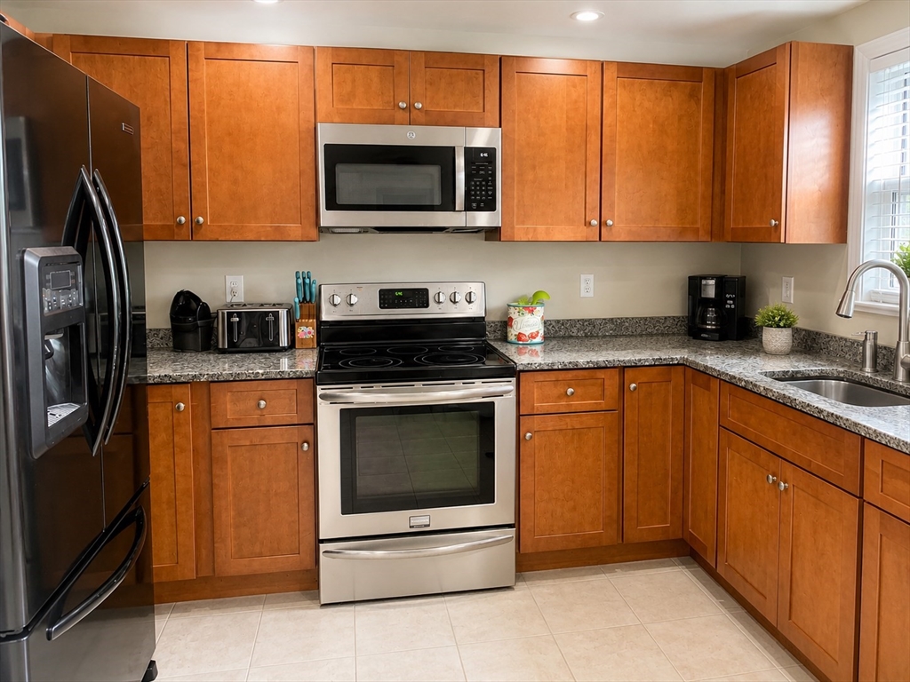 30-32 Harriet Thayer Ave # 1