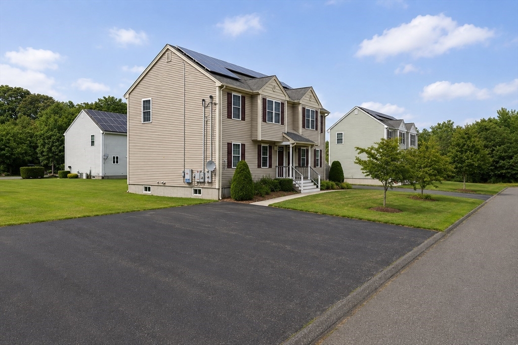 30-32 Harriet Thayer Ave # 1
