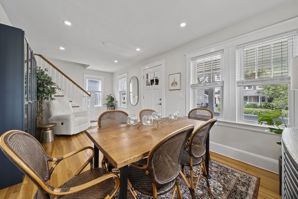 39 Holmes St