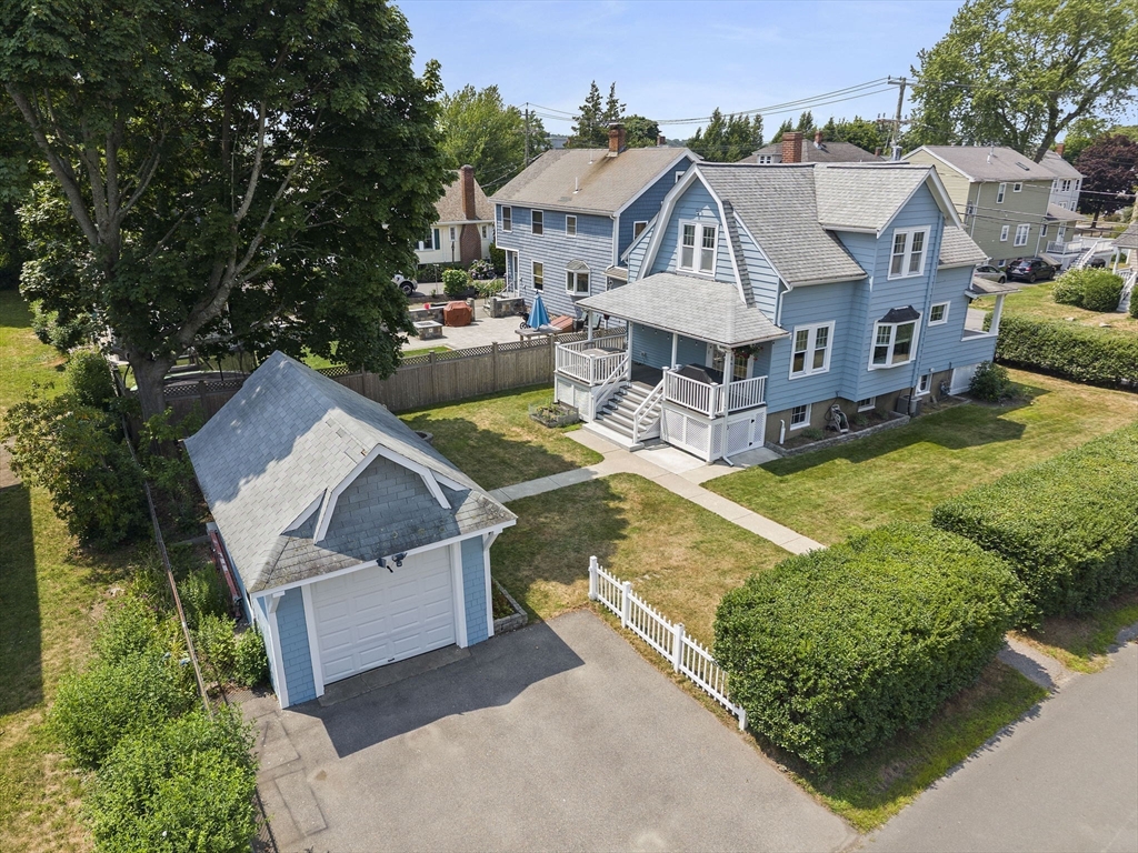 39 Holmes St