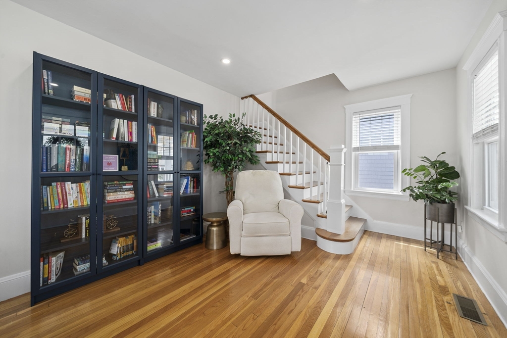 39 Holmes St