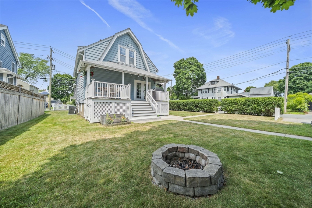 39 Holmes St