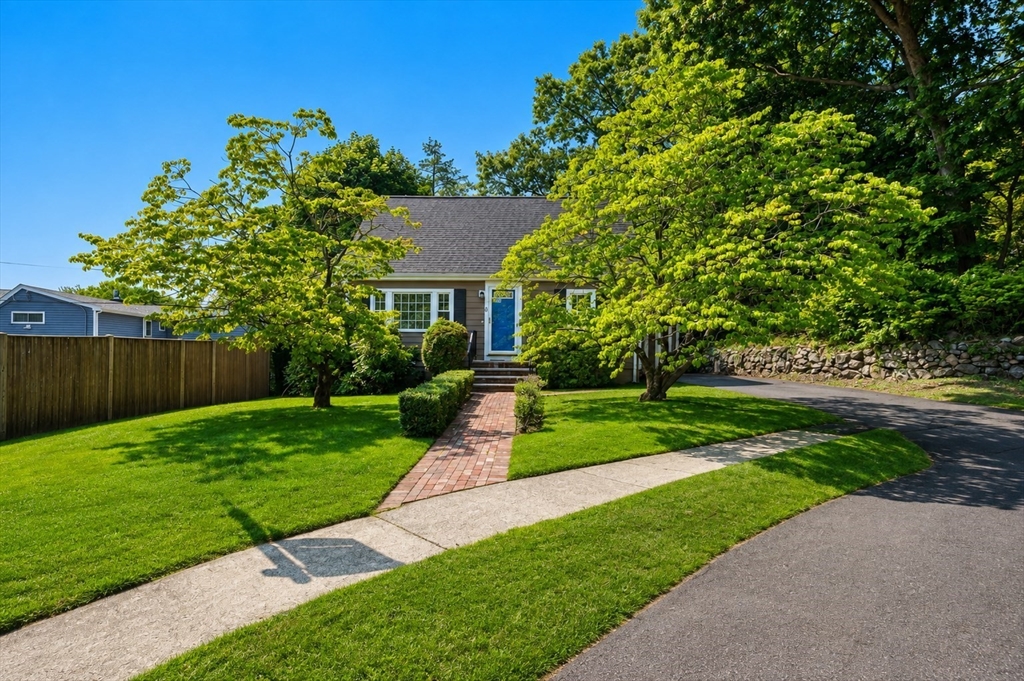 10 Curtis Cir