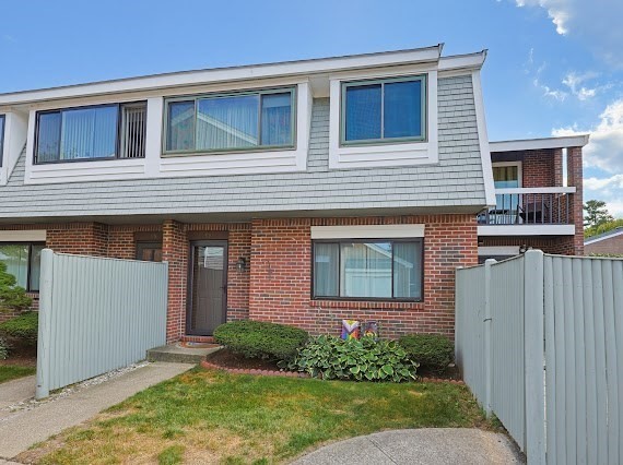 93 Rosewood Dr # 93