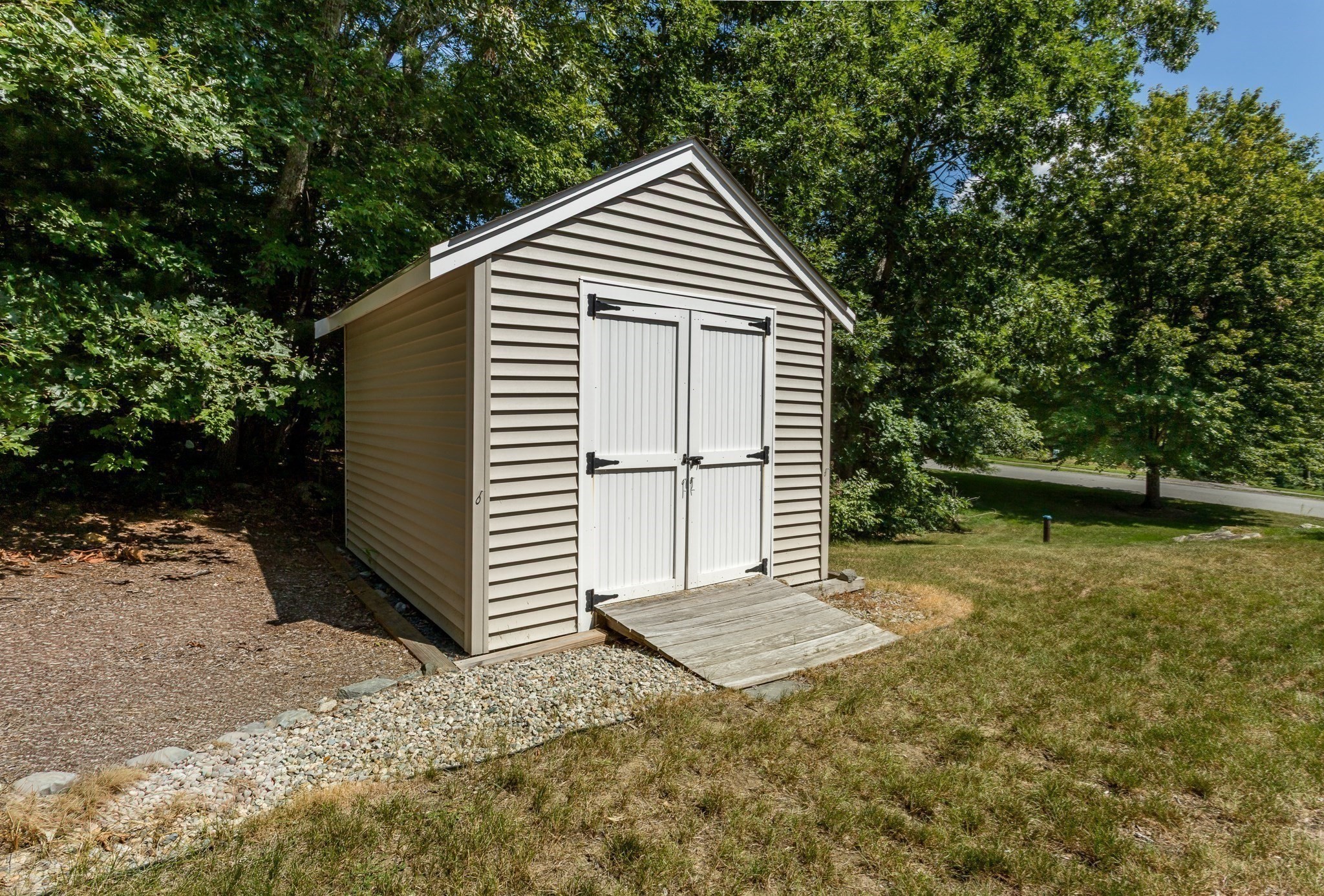 512 Fresh Meadow Ln