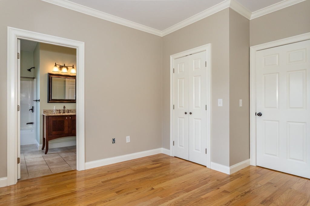 512 Fresh Meadow Ln
