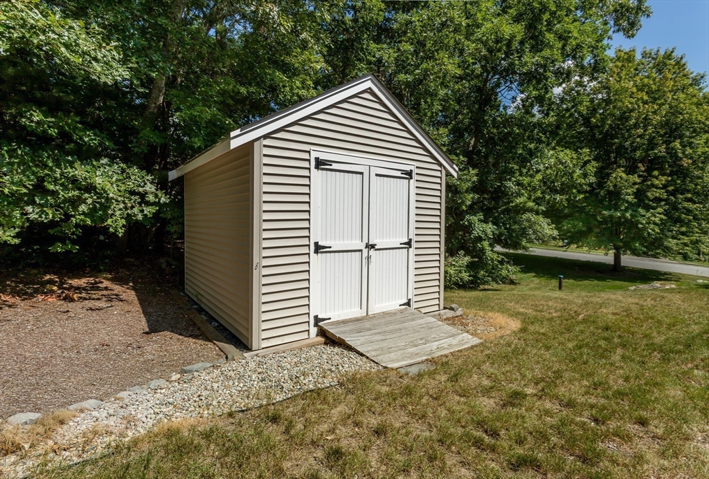 512 Fresh Meadow Ln