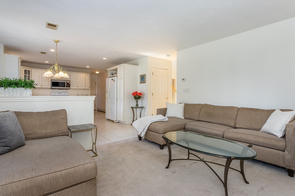 14 Orchard Ln