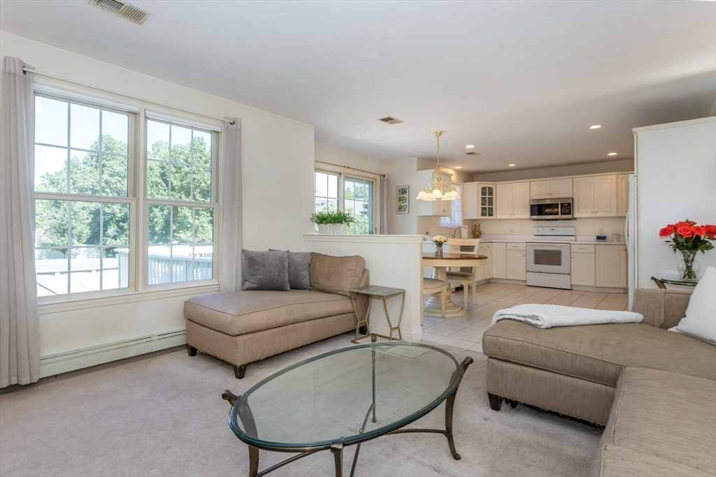 14 Orchard Ln