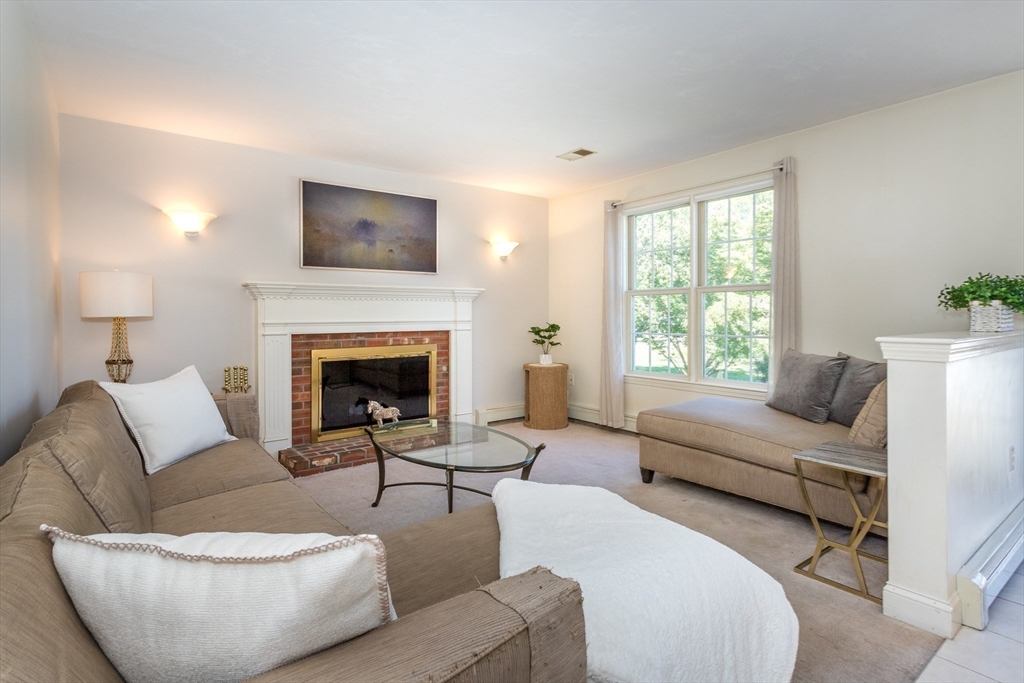 14 Orchard Ln