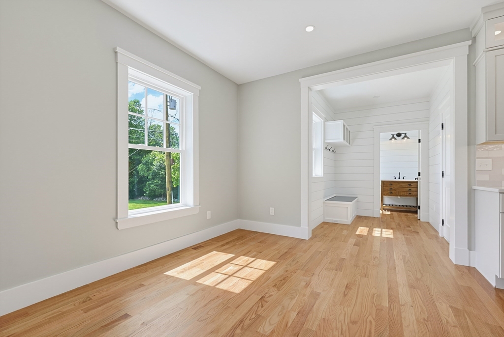 37 Poquanticut Ave # 37