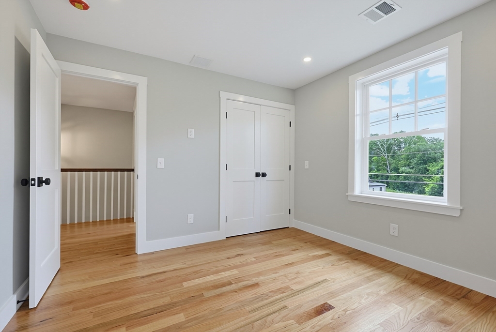 37 Poquanticut Ave # 37