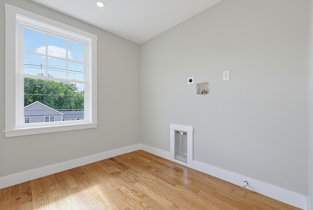 37 Poquanticut Ave # 37
