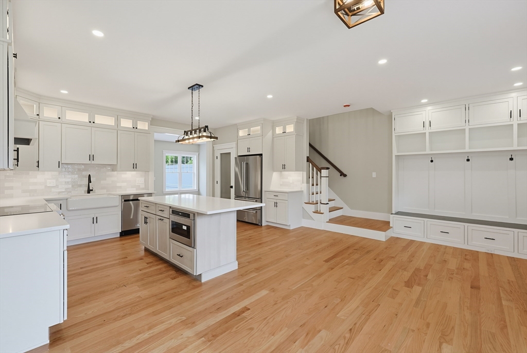 37 Poquanticut Ave # 37