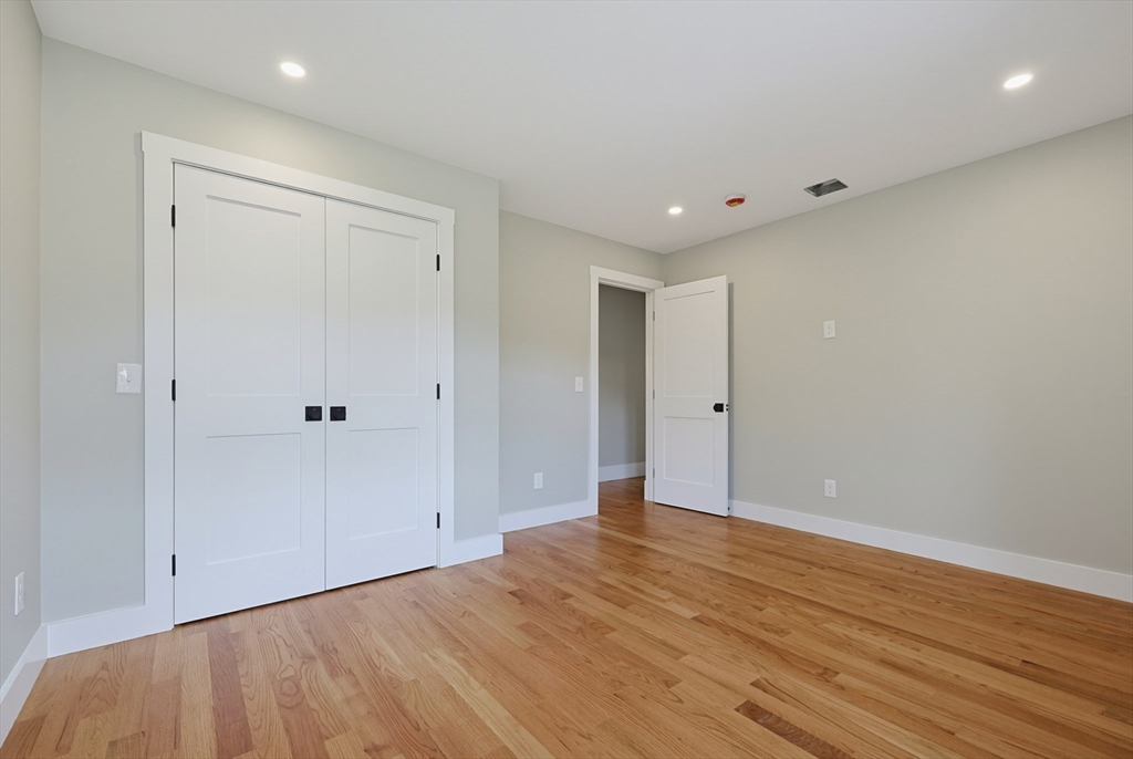 37 Poquanticut Ave # 37