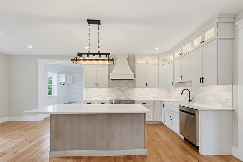 37 Poquanticut Ave # 37