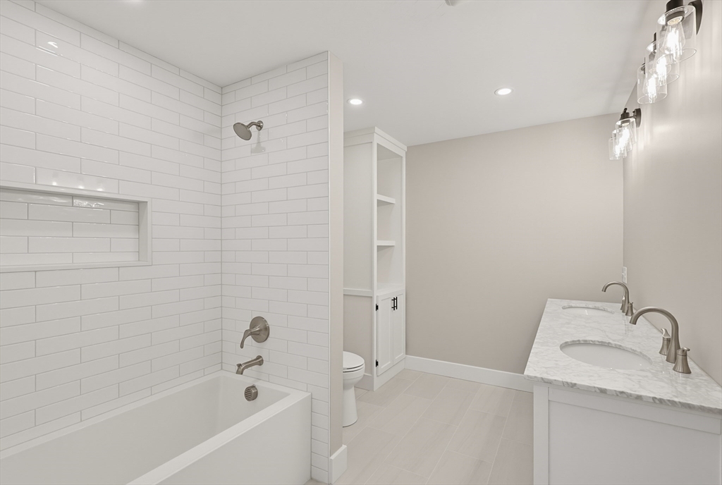 35 Poquanticut Ave # 35