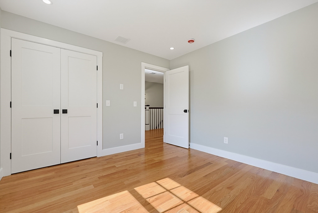 35 Poquanticut Ave # 35