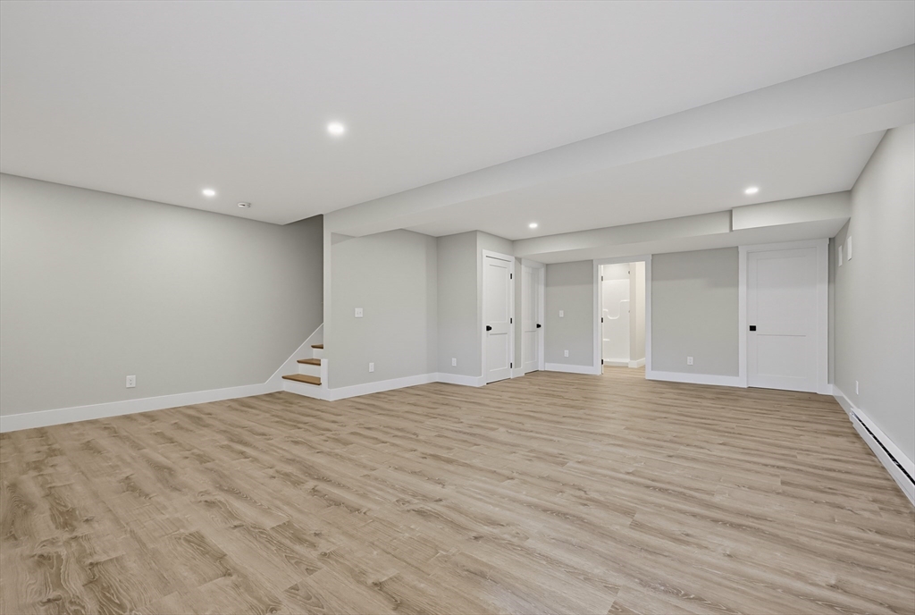 35 Poquanticut Ave # 35