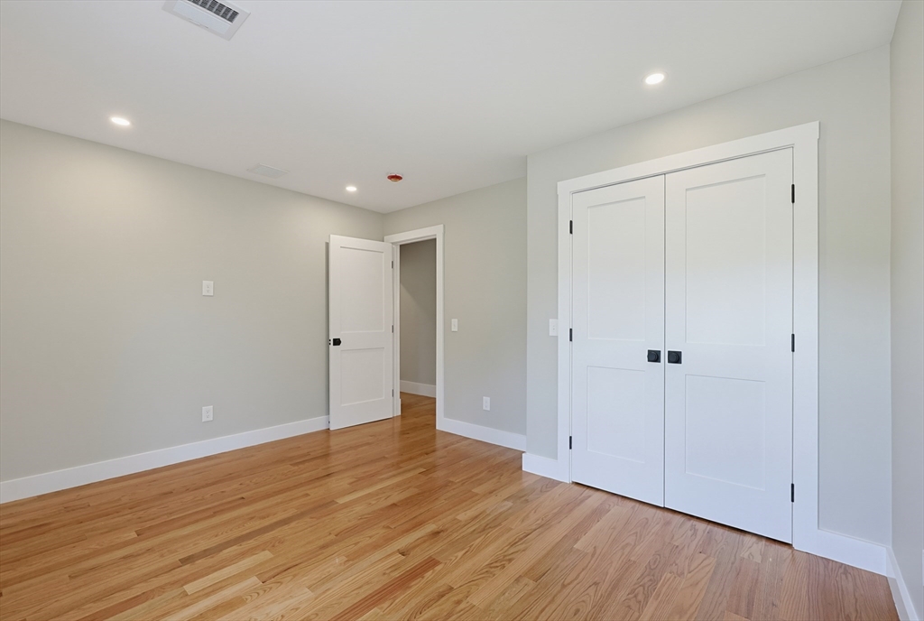 35 Poquanticut Ave # 35